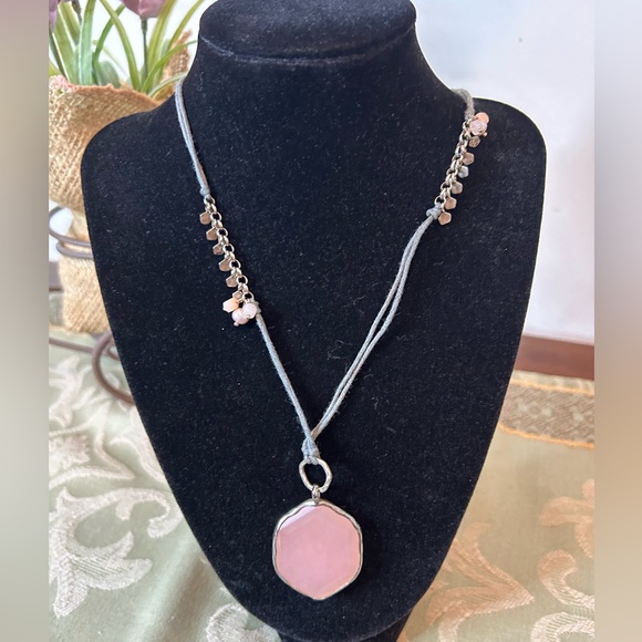 Silpada Sterling Silver, Rose Quartz Pendant, on a Pink Soapstone Necklace - Picture 4 of 5